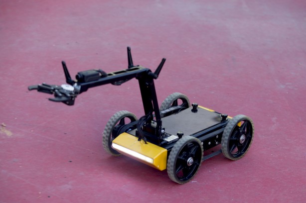 Foto - Lise öğrencileri yaptı! İşte 'bomba' imha robotu