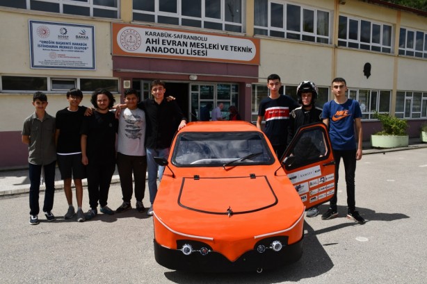 Lise öğrencilerinin tasarladığı elektrikli araçlar TEKNOFEST'e uğurlandı