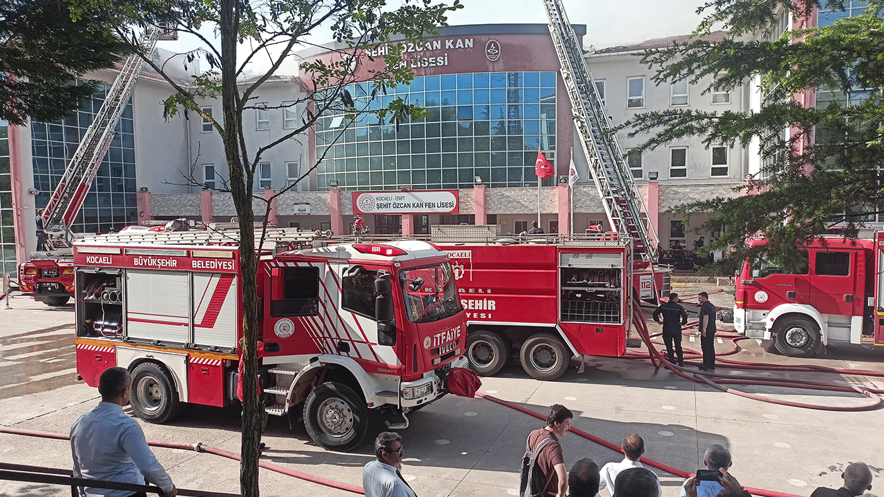 Foto - Lisede korku dolu anlar