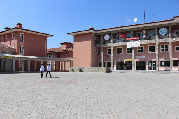 Liseliler ekmek üretiyordu! Şimdi ise…