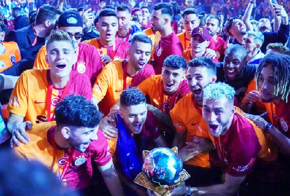 Liverpool'un yıldızı koptu geliyor... Detaylar ortaya çıktı: Liverpool o oyuncuyu öve öve bitirememişti! 