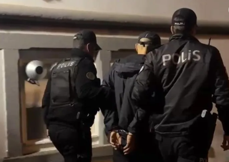 Foto - Londra-Moldova-Maraş şeytan üçgeninde çete savaşları