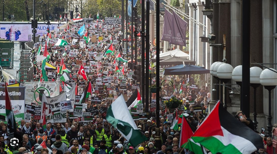 Londra'da Filistin'e destek yürüyüşü: 300 bin kişi katıldı