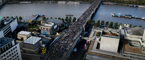 Foto - Londra'da Filistin'e destek yürüyüşü: 300 bin kişi katıldı