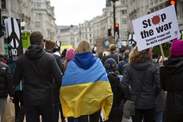 Foto - Londra'da Ukrayna için sokağa döküldüler!