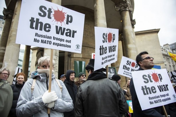 Foto - Londra'da Ukrayna için sokağa döküldüler!