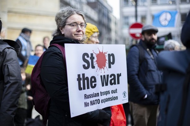 Foto - Londra'da Ukrayna için sokağa döküldüler!