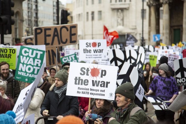 Foto - Londra'da Ukrayna için sokağa döküldüler!