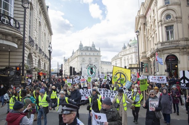 Foto - Londra'da Ukrayna için sokağa döküldüler!