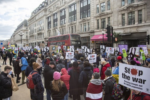 Foto - Londra'da Ukrayna için sokağa döküldüler!