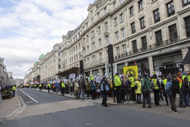 Foto - Londra'da Ukrayna için sokağa döküldüler!