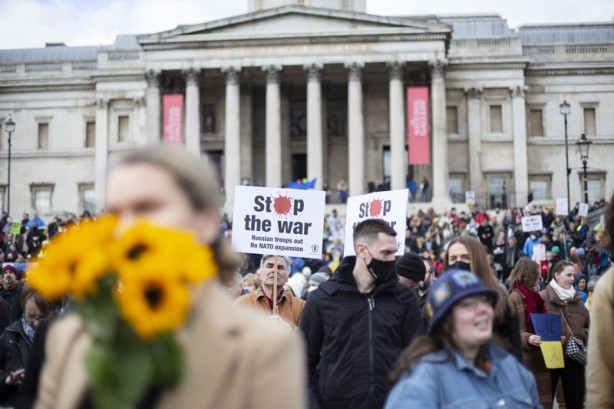 Foto - Londra'da Ukrayna için sokağa döküldüler!