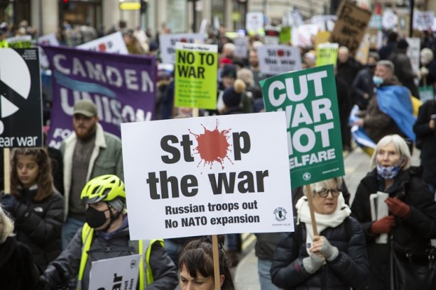 Foto - Londra'da Ukrayna için sokağa döküldüler!