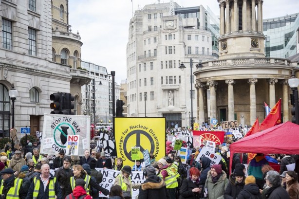 Foto - Londra'da Ukrayna için sokağa döküldüler!