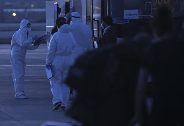 Foto - Londra'dan 349 Türk vatandaşı uçakla Ankara'ya getirildi