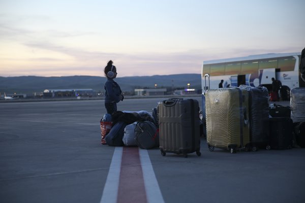 Foto - Londra'dan 349 Türk vatandaşı uçakla Ankara'ya getirildi
