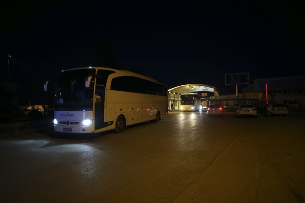Foto - Londra'dan 349 Türk vatandaşı uçakla Ankara'ya getirildi