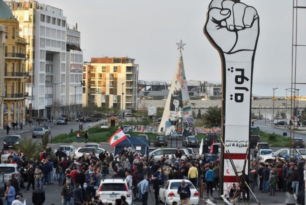 Foto - Lübnan’da Parlamento binasına saldırdılar