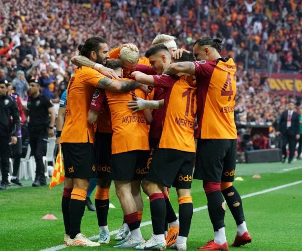 Foto - Lucas Torreira’nın yeni adresi belli oldu! Galatasaray’da ayrılık rüzgârı erken başladı