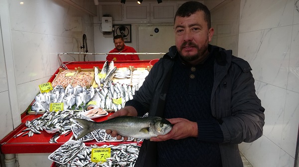 Foto - Lüferin fiyatı dudak uçuklattı