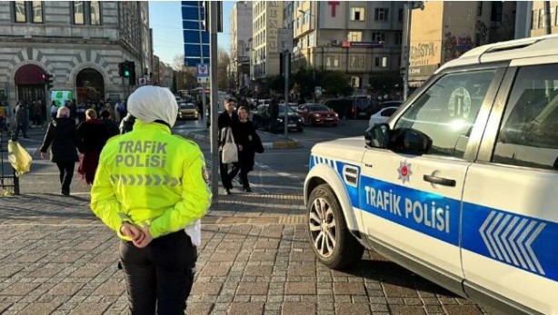 Lük araçlar devriyede! Sokakta gören vatandaşlar bakmadan geçemiyor