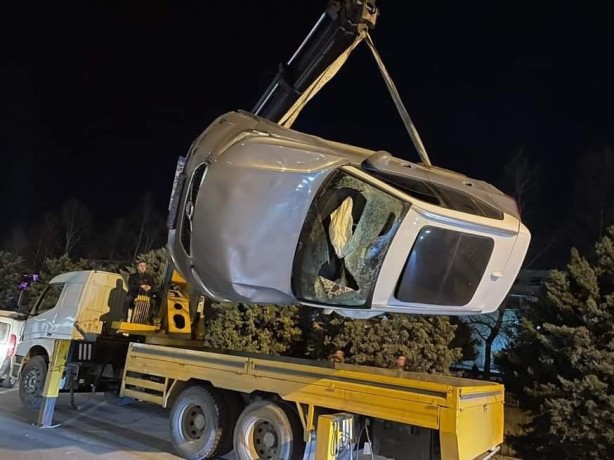 Foto - Lüks araç dereye uçtu! 1 yaralı