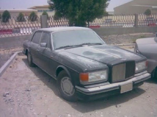 Foto - Lüks otomobiller çürümeye terk edildi!