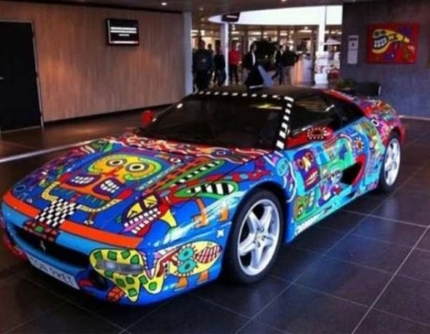 Foto - Lüks otomobillere sıra dışı renkler