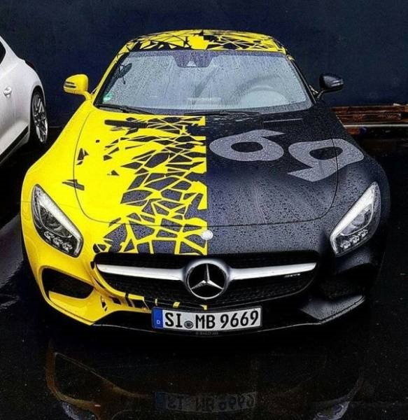 Foto - Lüks otomobillere sıra dışı renkler