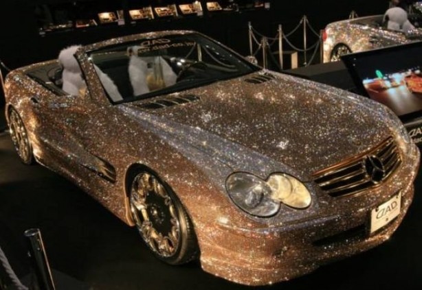 Foto - Lüks otomobillere sıra dışı renkler