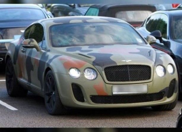 Foto - Lüks otomobillere sıra dışı renkler