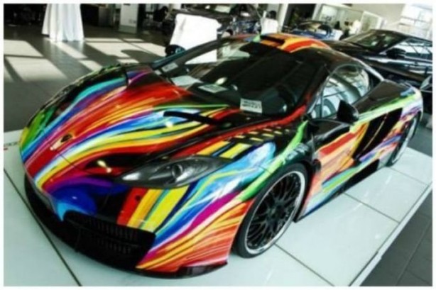 Foto - Lüks otomobillere sıra dışı renkler