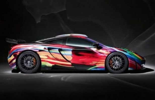 Foto - Lüks otomobillere sıra dışı renkler