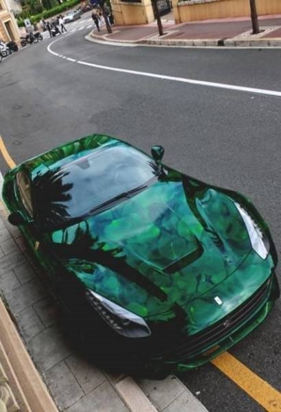 Foto - Lüks otomobillere sıra dışı renkler