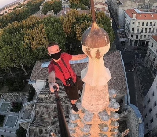 Foto - Maalesef akıllanan yok! Sosyal medya esareti yine yaptı yapacağını