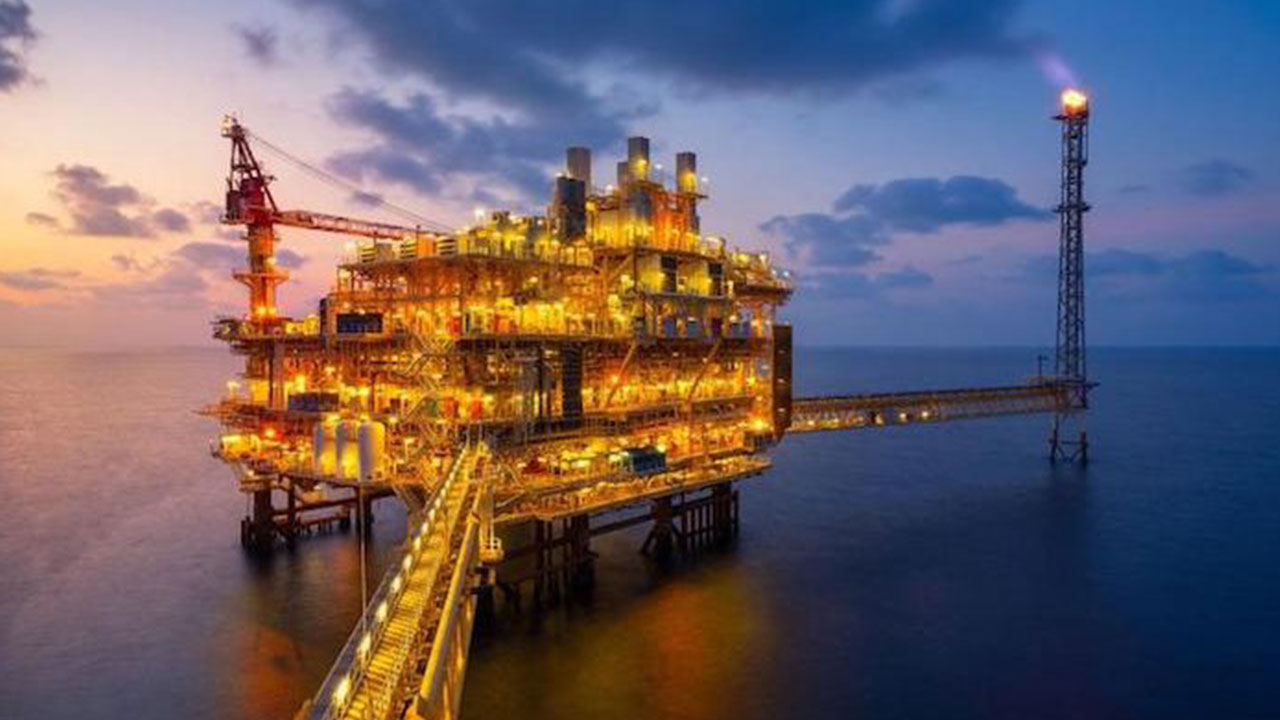 Foto - Maalesef görüntüler geldi! Çok tehlikeli girişim: Türkiye'nin doğalgazını gasp etmek için ilk sondaj vuruldu