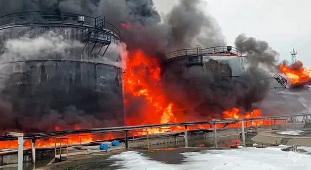 Foto - Maalesef kötü haber geldi! Petrol rafinerisi vuruldu