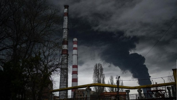Foto - Maalesef kötü haber geldi! Petrol rafinerisi vuruldu