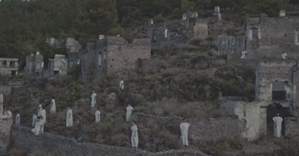 Foto - Mabel Matiz klibindeki figüranları 55 saat aç susuz çalıştırmış!