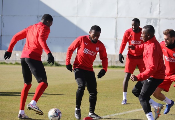 Foto - Maç hazırlıklarını tamamladılar