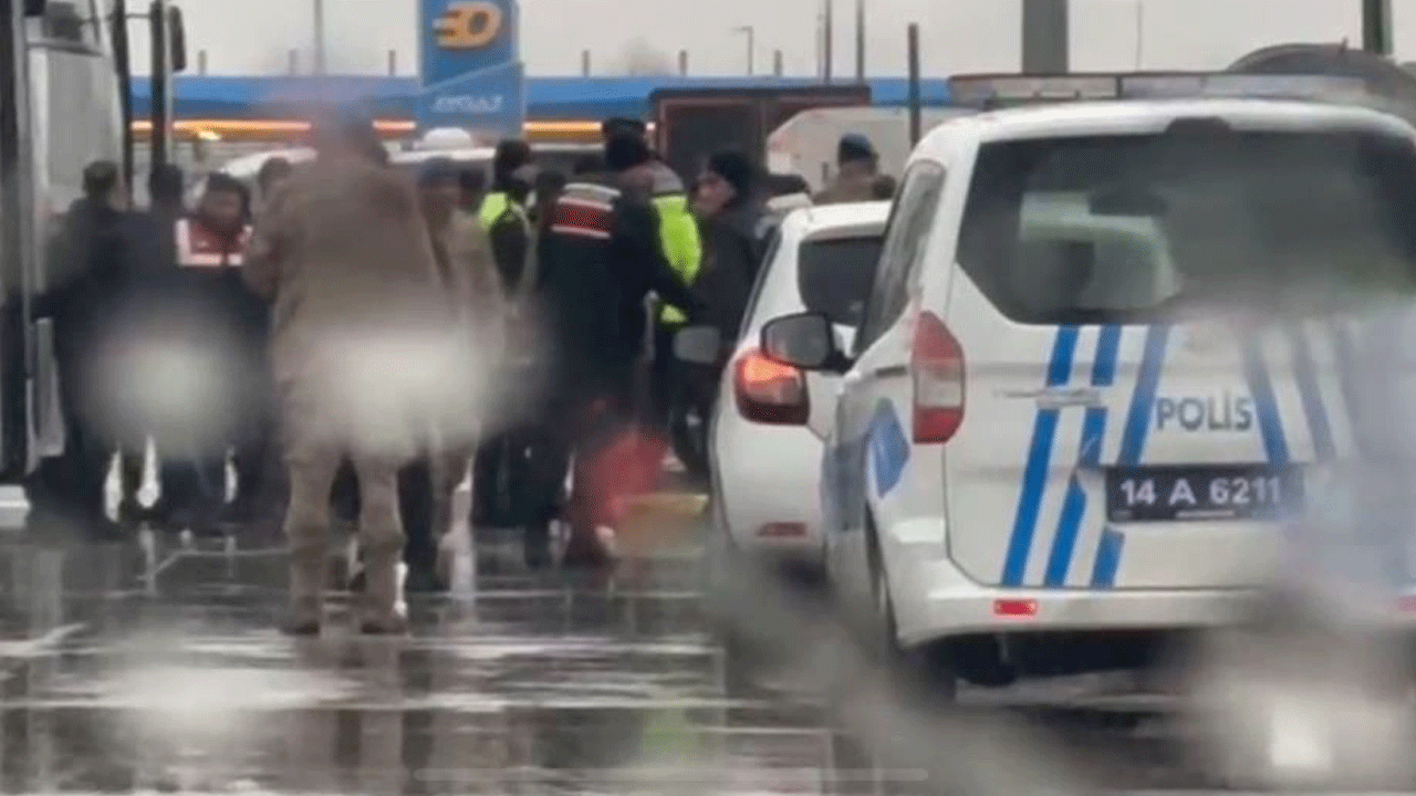 Foto - Maça mı gidiyorlar savaşa mı? Taraftarlar birbirine girdi kan aktı