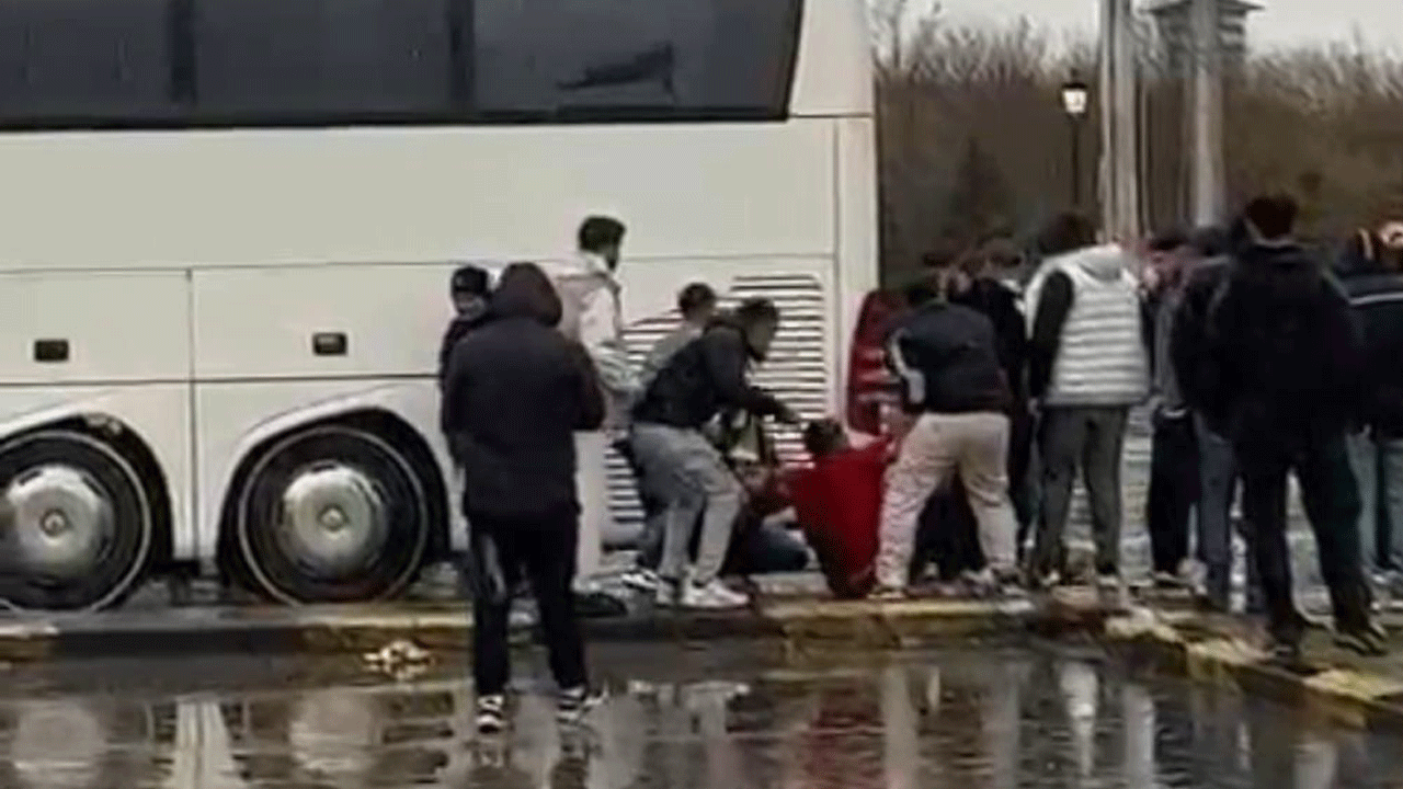 Maça mı gidiyorlar savaşa mı? Taraftarlar birbirine girdi kan aktı