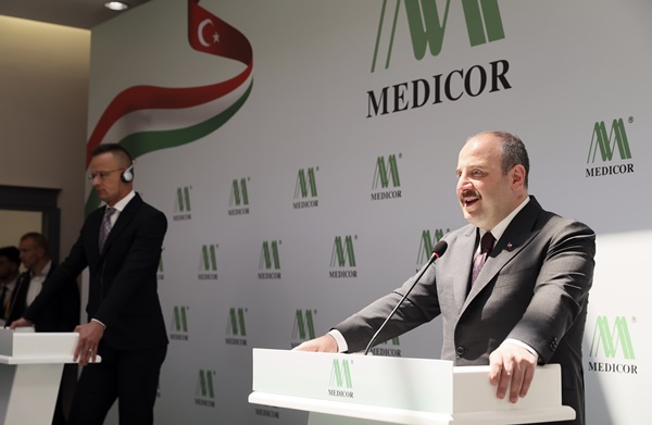 Foto - Macar bakandan yerli otomobil TOGG'a tam not