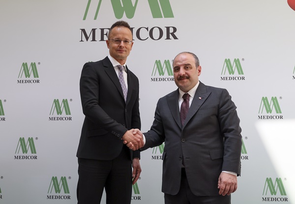 Foto - Macar bakandan yerli otomobil TOGG'a tam not