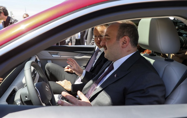 Macar bakandan yerli otomobil TOGG'a tam not