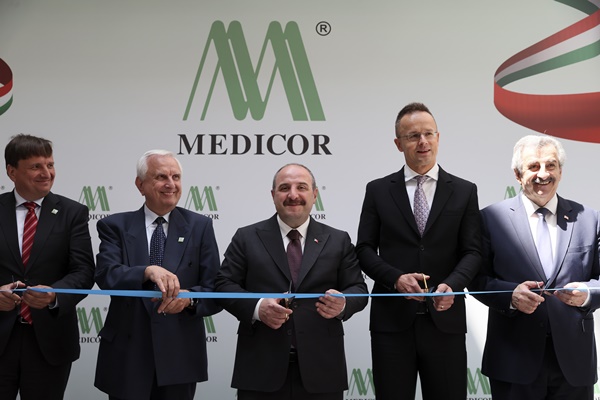 Foto - Macar bakandan yerli otomobil TOGG'a tam not