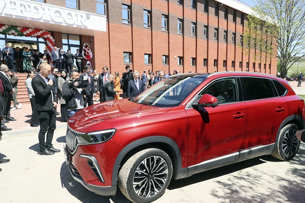 Foto - Macar bakandan yerli otomobil TOGG'a tam not