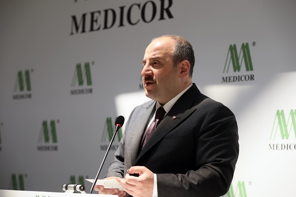 Foto - Macar bakandan yerli otomobil TOGG'a tam not