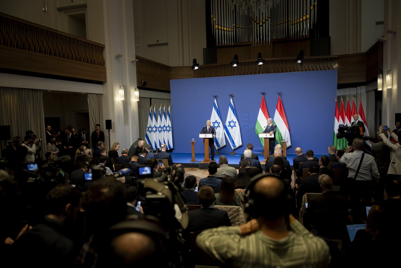 Foto - Macaristan Başbakanı Orban: Siyasi mahkemeye döndü dedi ve çekilme kararı aldı