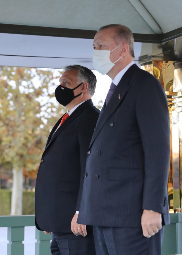 Foto - Macaristan Başbakanı Türkiye'ye teslim etti! O kare güne damga vurdu